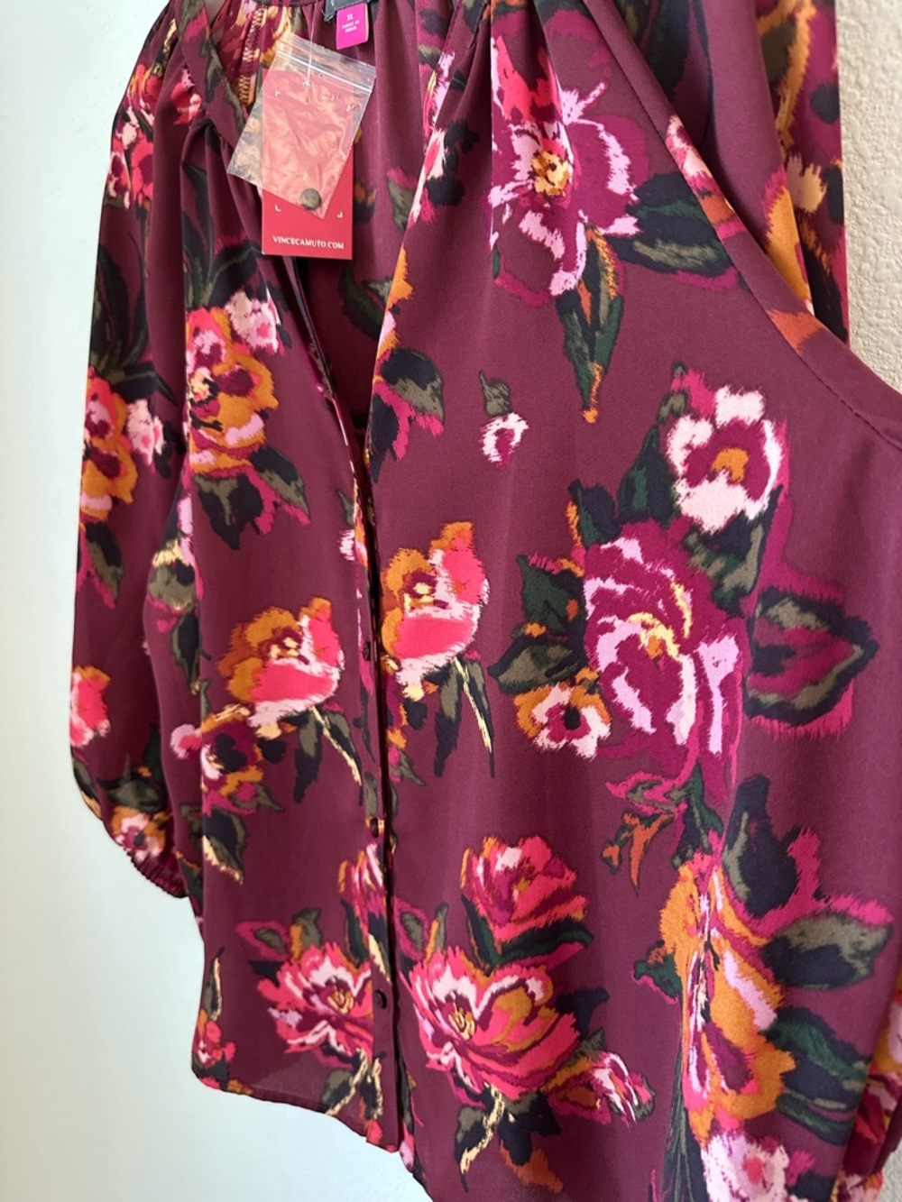 ☀️ New! VINCE CAMUTO Puff Sleeve V-Neck Floral Blouse - Picture 10 of 16